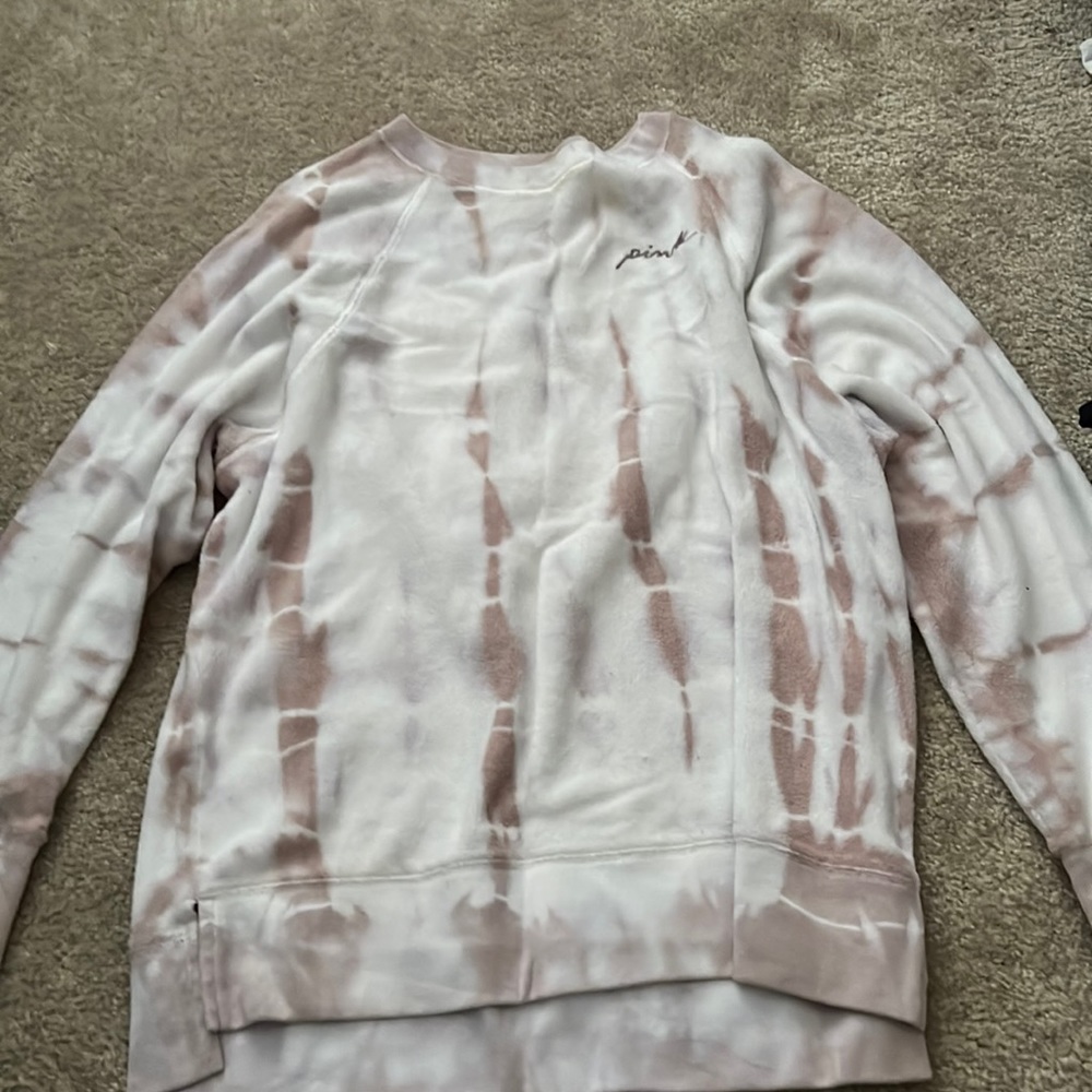 VICTORIA SECRET PINK CREW SWEATER!!